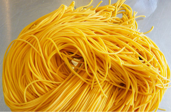 顾大嘴彩色带馅面条