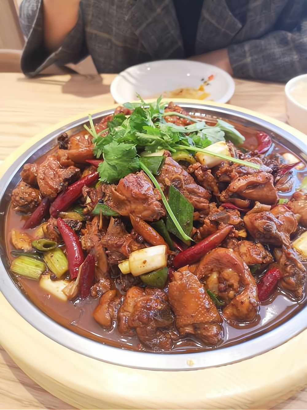 晴宇聚味美鲜炒大盘鸡