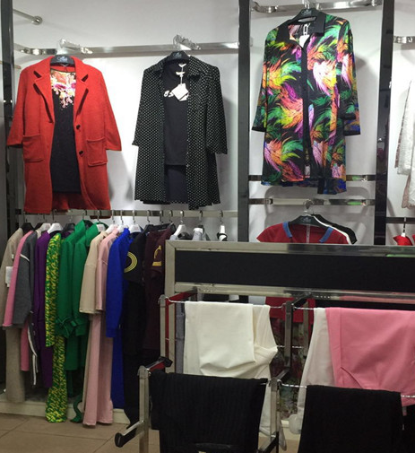 曼天雨品牌女装折扣店加盟 曼天雨品牌女装折扣店加盟多少钱 - 臻选
